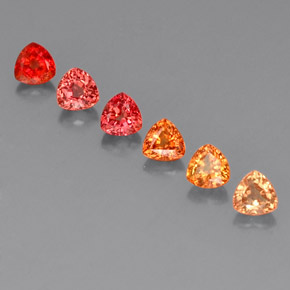 カラットの天然マルチカラーサファイア（4.2×4.1 mm・トリリアント）