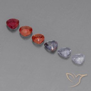 1.97カラットの天然マルチカラーサファイア（4.1×4 mm・トリリアント）