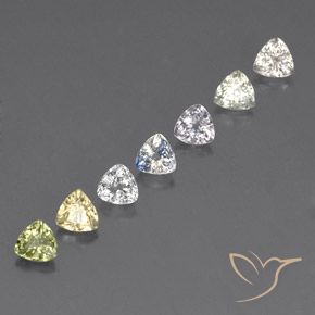 2.39カラットの天然マルチカラーサファイア（4×4 mm・トリリアント）