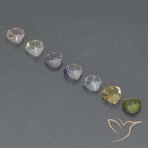 2.39カラットの天然マルチカラーサファイア（4×4 mm・トリリアント）