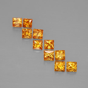 カラットの天然イエローオレンジサファイア（2.6×2.6 mm・四角）