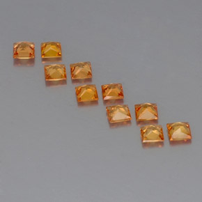 カラットの天然イエローオレンジサファイア（3×3 mm・四角）