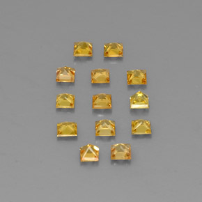 カラットの天然ゴールデンイエローサファイア（2.8×2.8 mm・四角）