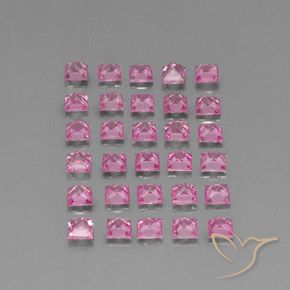 Shop natural 4.68ct 濃いピンク サファイア gems, 四角形, from マダガスカル at GemSelect. In stock, global shipping!