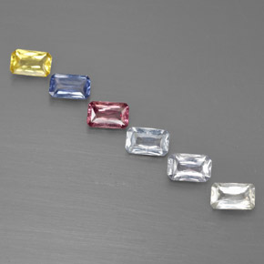 1.76カラットの天然マルチカラーサファイア（4.9×3 mm・エメラルドカット）