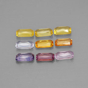 2.54カラットの天然マルチカラーサファイア（4.9×3 mm・エメラルドカット）