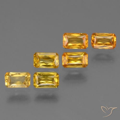 1.95カラットの天然濃いオレンジゴールドサファイア（4.9×3 mm・エメラルドカット）