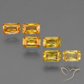 1.95カラットの天然濃いオレンジゴールドサファイア（4.9×3 mm・エメラルドカット）
