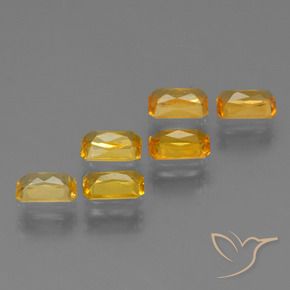 1.95カラットの天然濃いオレンジゴールドサファイア（4.9×3 mm・エメラルドカット）