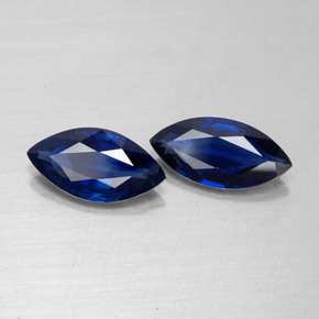 カラットの天然ディープブルーサファイア（8.8×4.6 mm・マーキス）