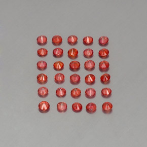 カラットの天然レッドオレンジサファイア（2.32 mm・ラウンドカット）