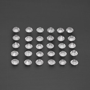 カラットの天然ホワイトサファイア（2.28 mm・ラウンドカット）
