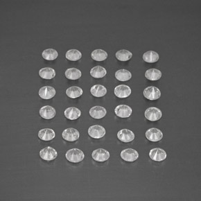 カラットの天然ホワイトサファイア（2.31 mm・ラウンドカット）