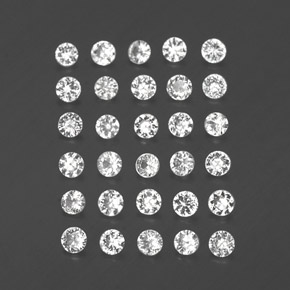 カラットの天然ホワイトサファイア（2.18 mm・ラウンドカット）