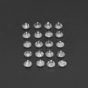 3.19カラットの天然ホワイトサファイア（3.24 mm・ラウンドカット）