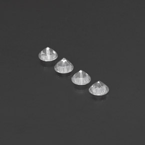 カラットの天然ホワイトサファイア（3.75 mm・ラウンドカット）