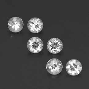 カラットの天然ホワイトサファイア（3.56 mm・ラウンドカット）
