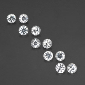 カラットの天然ホワイトサファイア（3.18 mm・ラウンドカット）