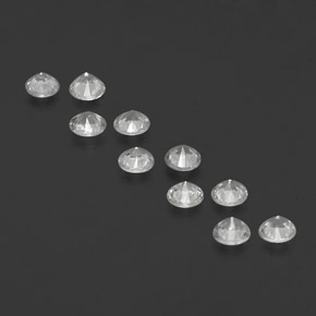 カラットの天然ホワイトサファイア（3.22 mm・ラウンドカット）