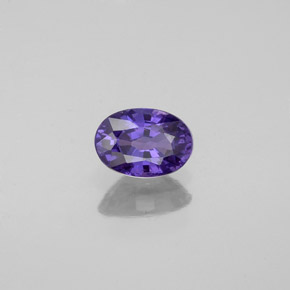 0.57カラットの天然ブルーバイオレットサファイア（5.8×4.1 mm・オーバルカット）