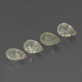 カラットの天然ライトイエローサファイア（6.6×4.4 mm・ブリオレット）