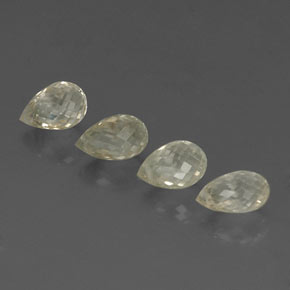 カラットの天然ライトイエローサファイア（6.6×4.4 mm・ブリオレット）