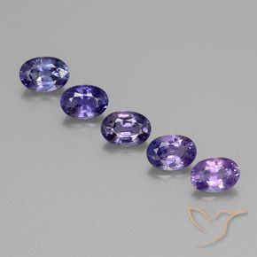 2.89カラットの天然マルチカラーサファイア（5.9×4.1 mm・オーバルカット）