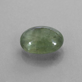 2.43カラットの天然グリーンサファイア（9.1×7 mm・透明）