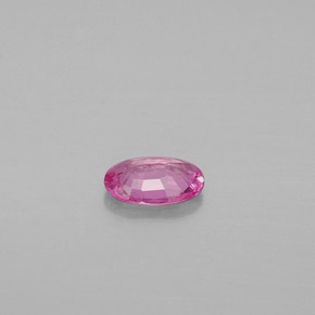 0.46カラットの天然ピンクサファイア（6×4.1 mm・オーバルカット）