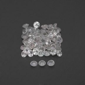 カラットの天然ホワイトサファイア（1.65 mm・ラウンドカット）