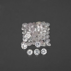 カラットの天然ホワイトサファイア（1.56 mm・ラウンドカット）