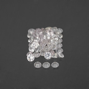 カラットの天然ホワイトサファイア（1.56 mm・ラウンドカット）