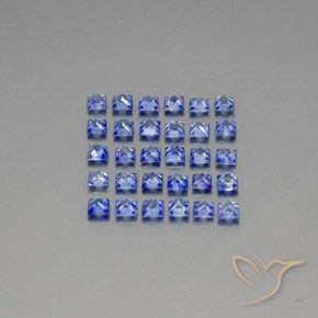 4.09カラットの天然ミディアムネイビーブルーサファイア（2.8×2.7 mm・四角）