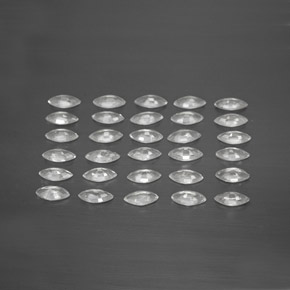 カラットの天然ホワイトサファイア（4.8×2.4 mm・マーキス）