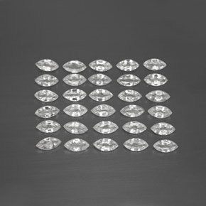 カラットの天然ホワイトサファイア（4.7×2.5 mm・マーキス）
