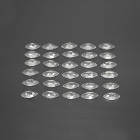 カラットの天然ホワイトサファイア（4.9×2.5 mm・マーキス）