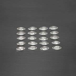 カラットの天然ホワイトサファイア（4.7×2.5 mm・マーキス）