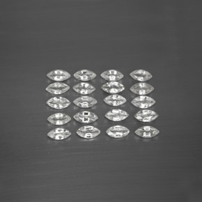 カラットの天然ホワイトサファイア（4.7×2.3 mm・マーキス）