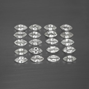 カラットの天然ホワイトサファイア（4.7×2.3 mm・マーキス）