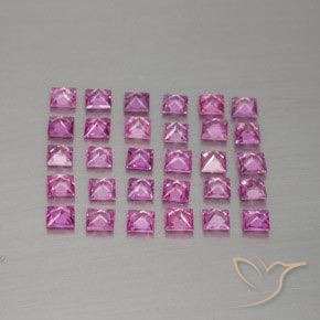 2.69カラットの天然パープルピンクサファイア（2.4×2.4 mm・四角）