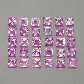 カラットの天然ピンクサファイア（2.6×2.6 mm・四角）