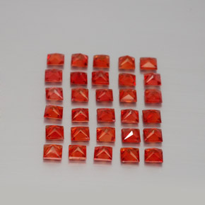 カラットの天然レッドオレンジサファイア（2.4×2.3 mm・四角）