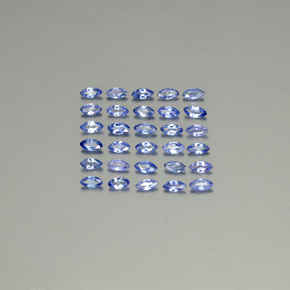 2.63カラットの天然ブルーサファイア（4.1×2.1 mm・マーキス）