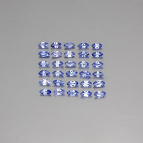 カラットの天然ブルーサファイア（3.8×1.9 mm・マーキス）