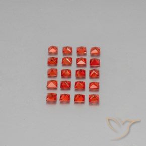 2.58カラットの天然ミディアムレッドサファイア（2.7×2.7 mm・四角）