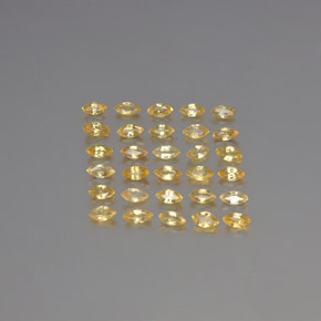 3.37カラットの天然ゴールデンイエローサファイア（3.8×2 mm・マーキス）