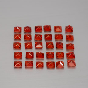カラットの天然レッドオレンジサファイア（2.6×2.5 mm・四角）