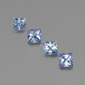 カラットの天然ブルーサファイア（4×3.9 mm・四角）
