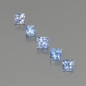 カラットの天然ブルーサファイア（3.7×3.7 mm・四角）