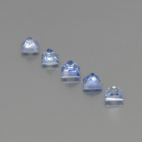カラットの天然ブルーサファイア（3.7×3.7 mm・四角）